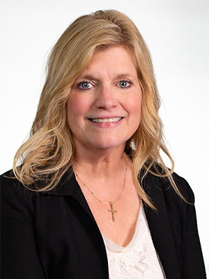 Diana Raasch Headshot